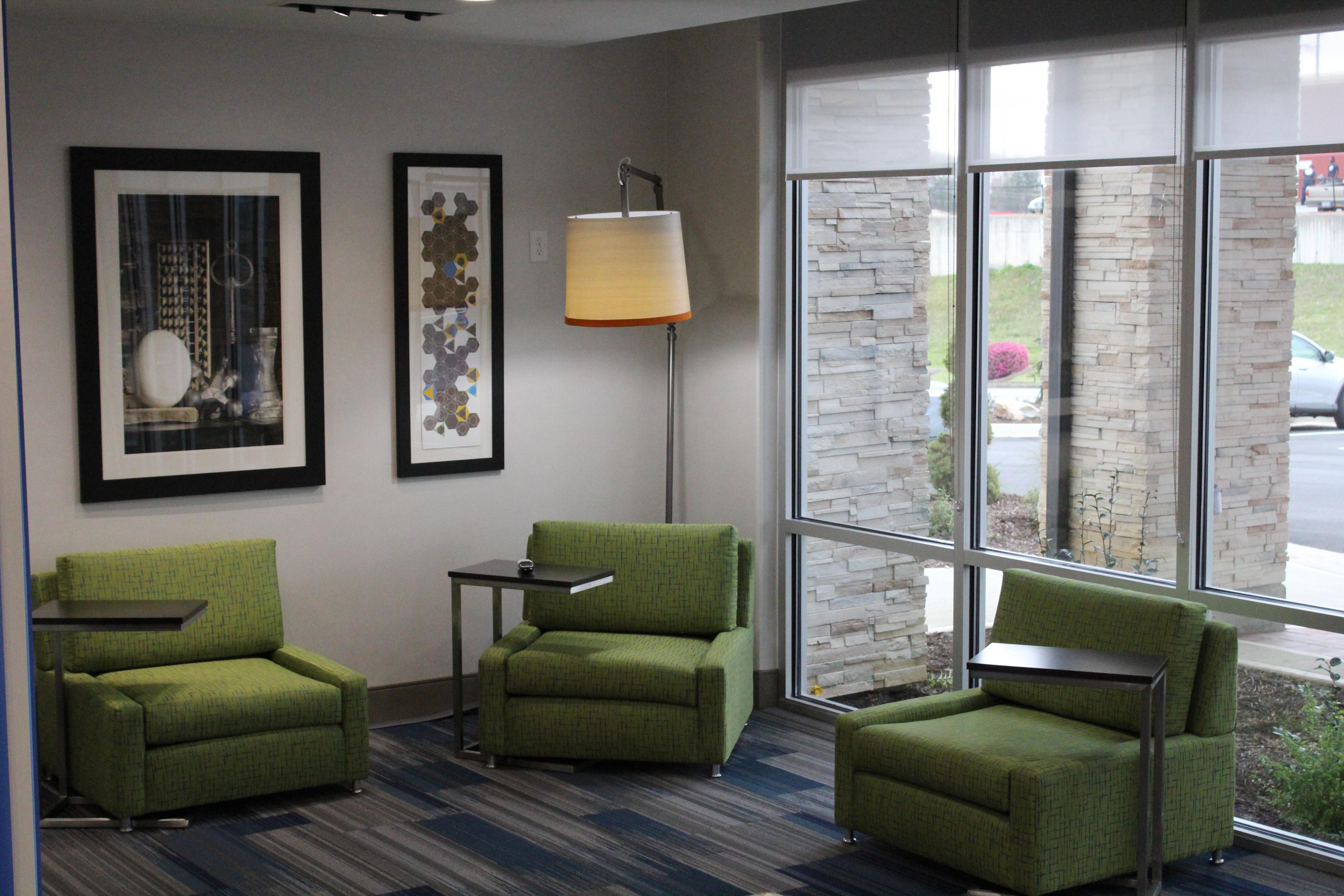 Holiday Inn Express & Suites - Milledgeville, An Ihg Hotel Exterior photo