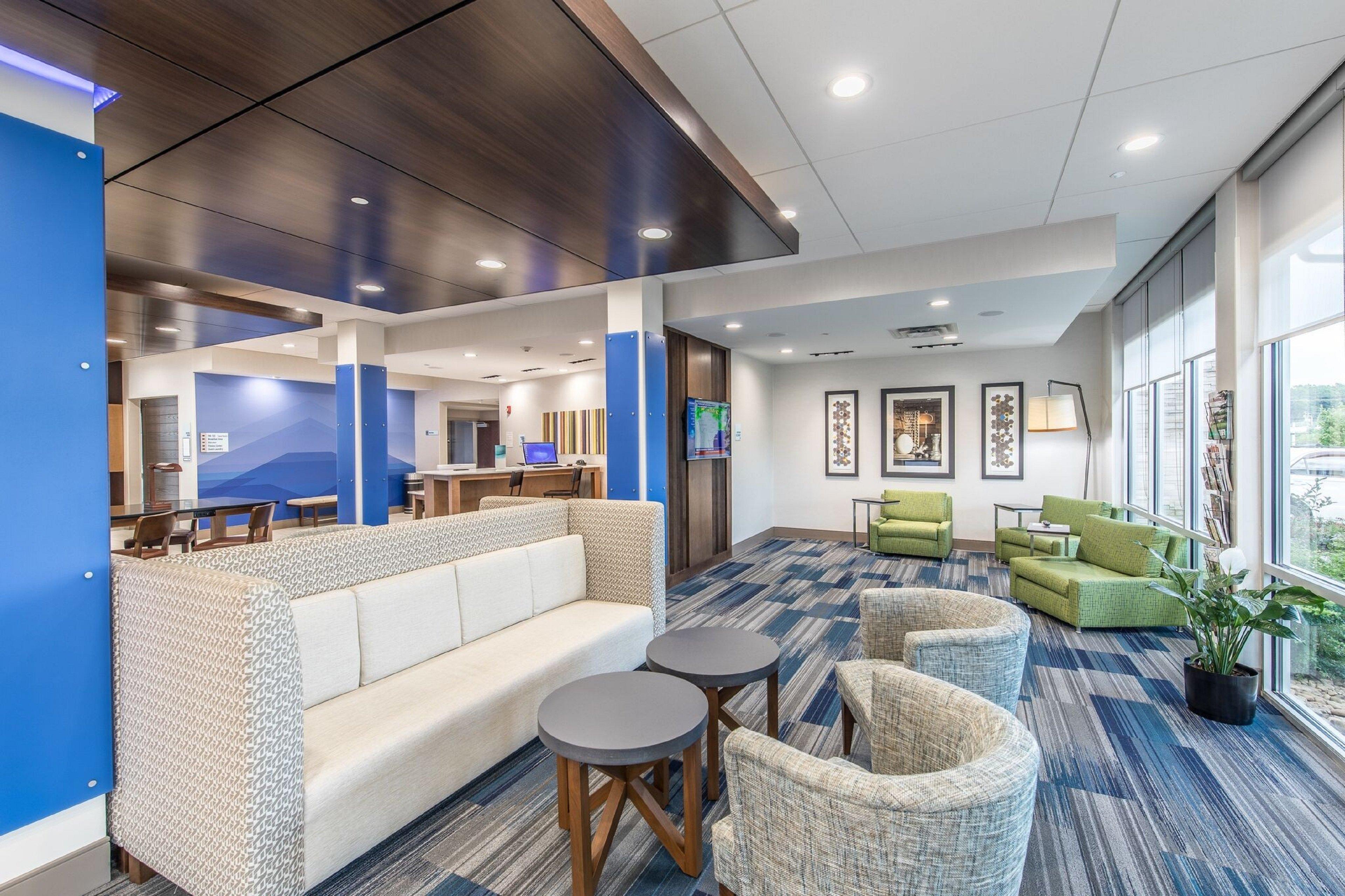 Holiday Inn Express & Suites - Milledgeville, An Ihg Hotel Exterior photo